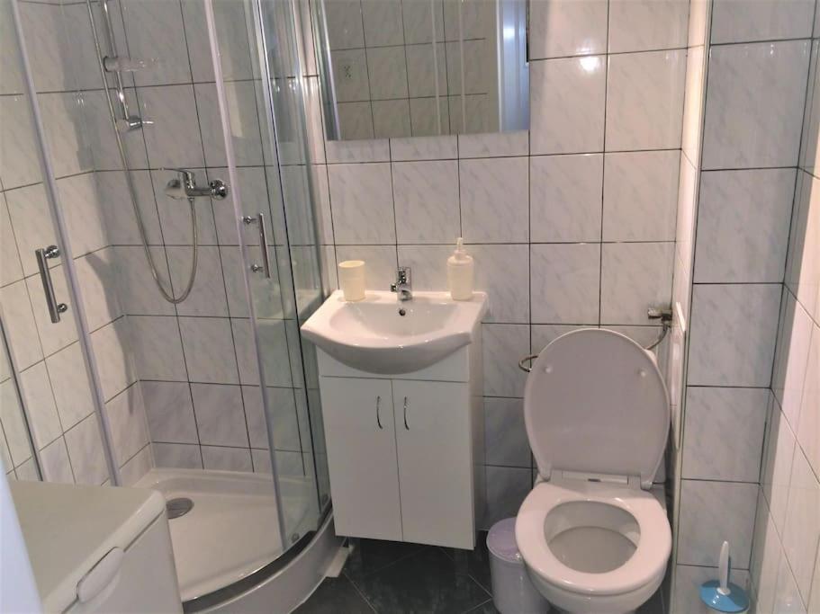 57 Lobzowska Bright Apartment คราคูฟ ภายนอก รูปภาพ