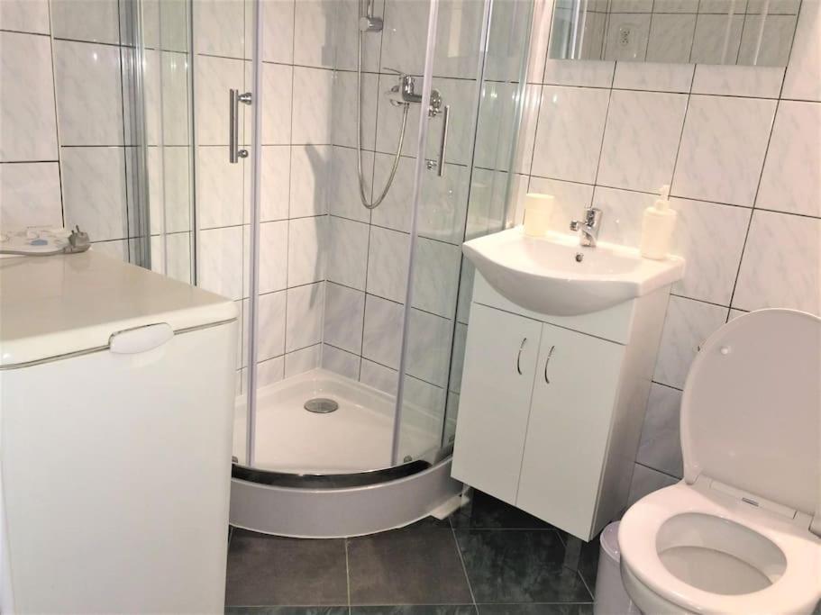 57 Lobzowska Bright Apartment คราคูฟ ภายนอก รูปภาพ